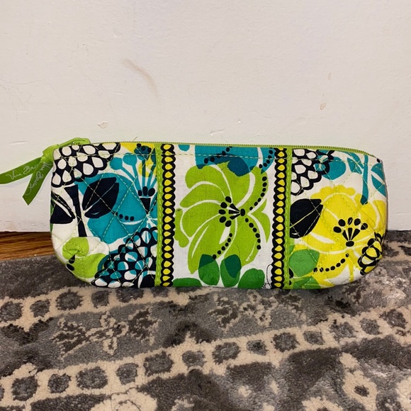 Vera Bradley Accessories - Vera Bradley makeup case small compact bag with zipper closure